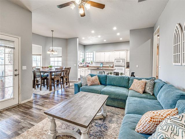 2613 Jills Trail, Edmond, OK 73012