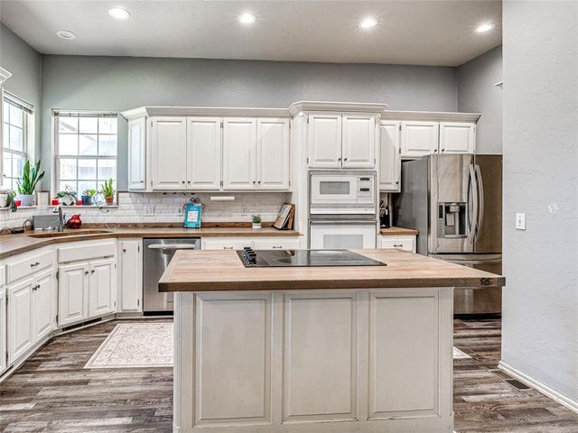 2613 Jills Trail, Edmond, OK 73012