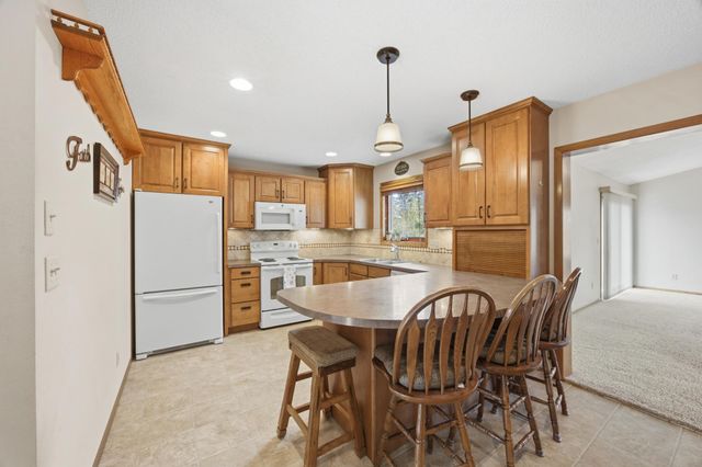 1109 9th Street N, Moorhead, MN 56560