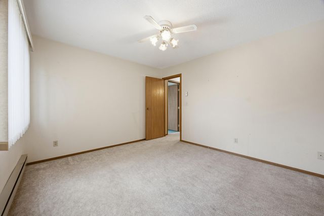 1109 9th Street N, Moorhead, MN 56560