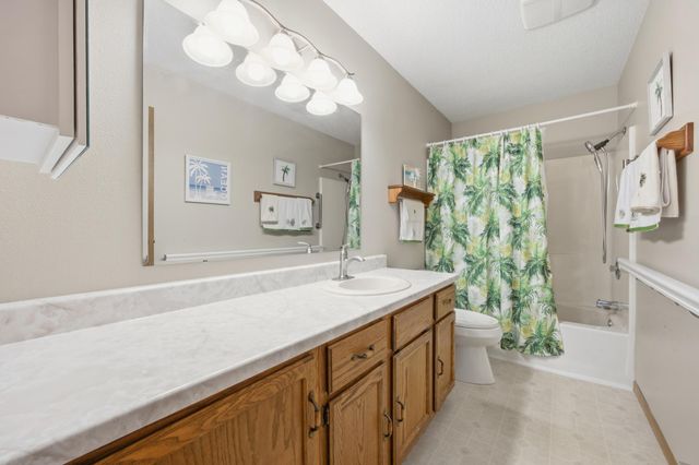 1109 9th Street N, Moorhead, MN 56560