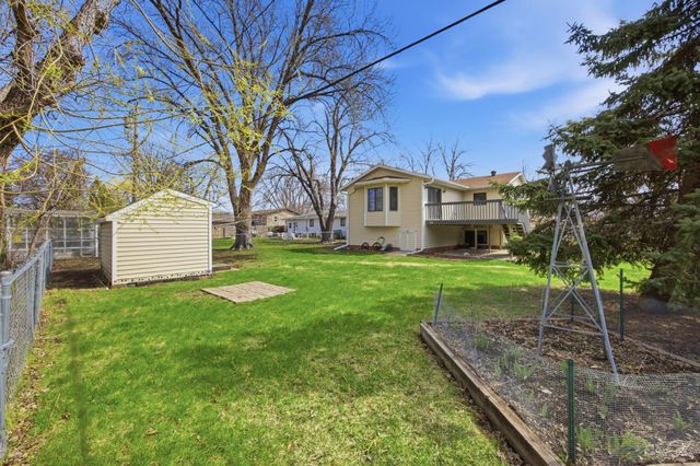 1109 9th Street N, Moorhead, MN 56560