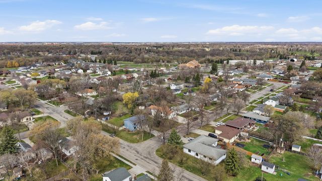 1109 9th Street N, Moorhead, MN 56560