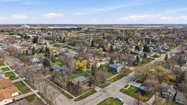 1109 9th Street N, Moorhead, MN 56560