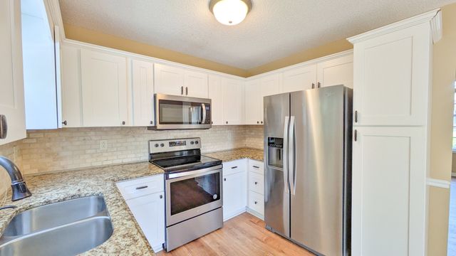 3416 Bradfield Dr, Clarksville, TN 37042