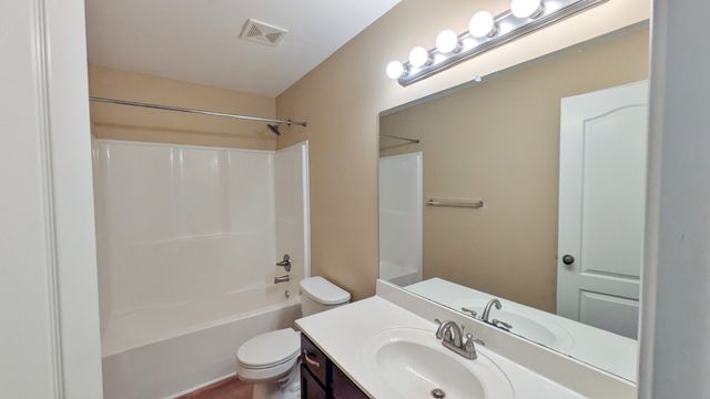 3416 Bradfield Dr, Clarksville, TN 37042