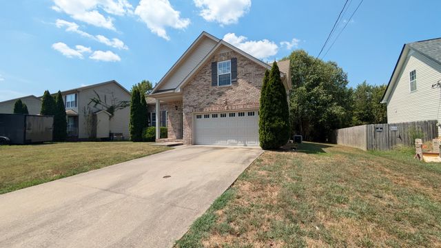 3416 Bradfield Dr, Clarksville, TN 37042