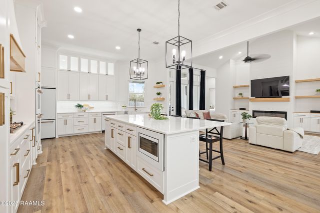 200 Timber Mill Street, Lafayette, LA 70508