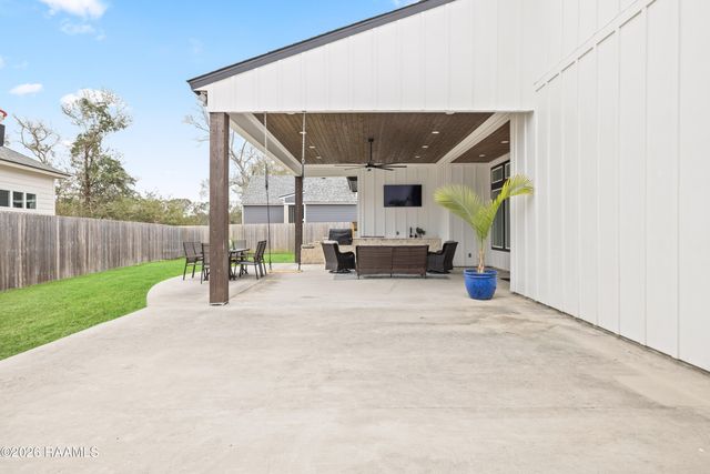 200 Timber Mill Street, Lafayette, LA 70508