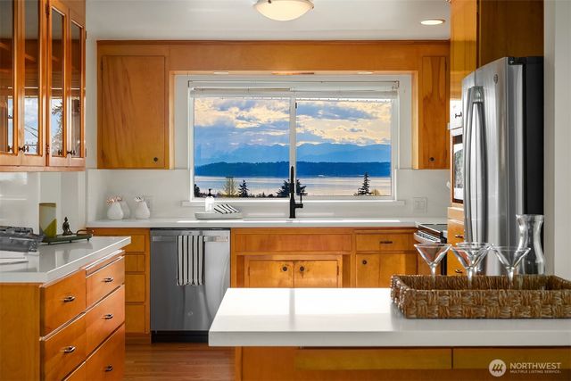 814 Dayton Street, Edmonds, WA 98020