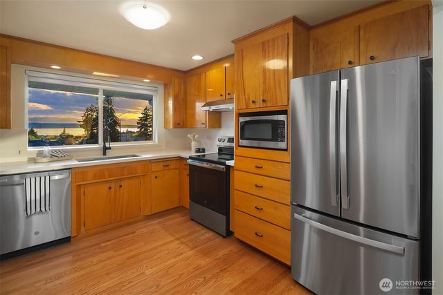 814 Dayton Street, Edmonds, WA 98020
