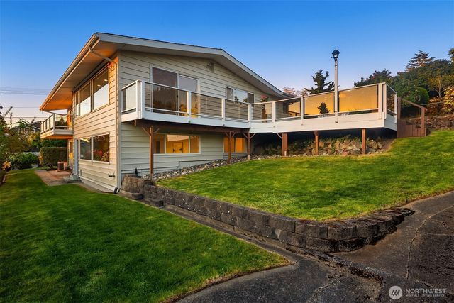 814 Dayton Street, Edmonds, WA 98020