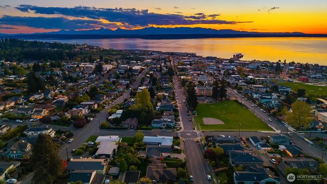 814 Dayton Street, Edmonds, WA 98020