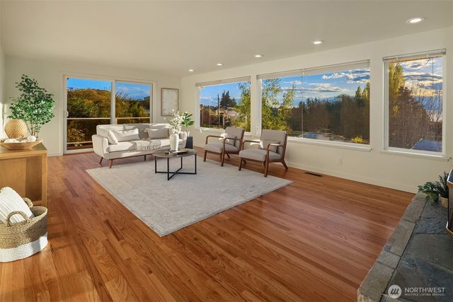 814 Dayton Street, Edmonds, WA 98020