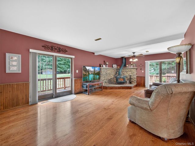38 Van Buren Street, Pearl River, NY 10965