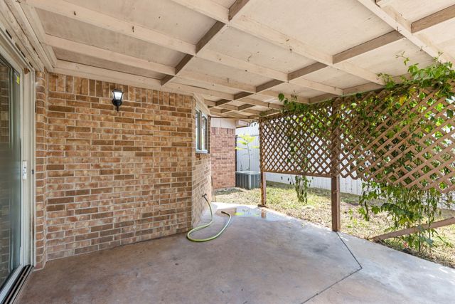4009 Pueblo Trail, Lake Worth, TX 76135