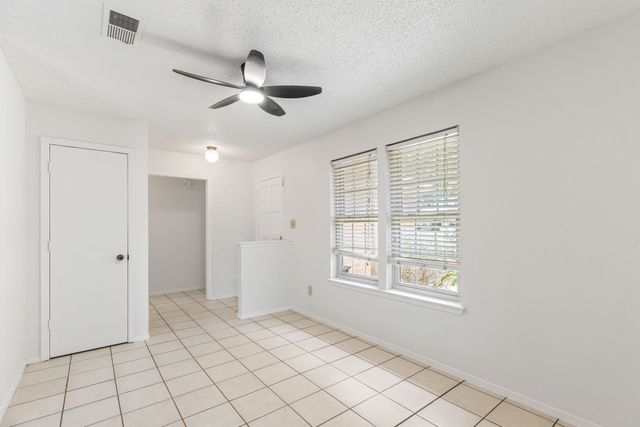 4009 Pueblo Trail, Lake Worth, TX 76135