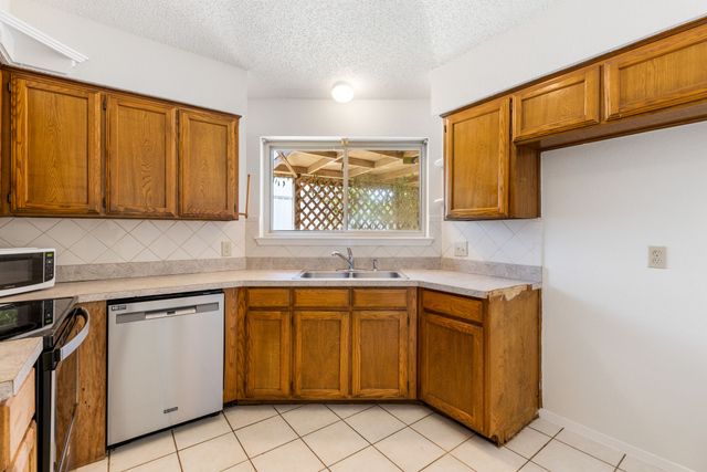 4009 Pueblo Trail, Lake Worth, TX 76135