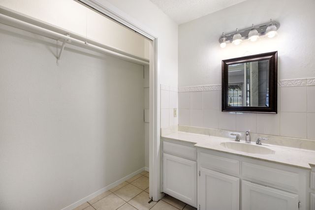 4009 Pueblo Trail, Lake Worth, TX 76135