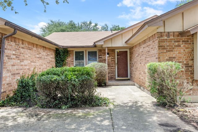4009 Pueblo Trail, Lake Worth, TX 76135