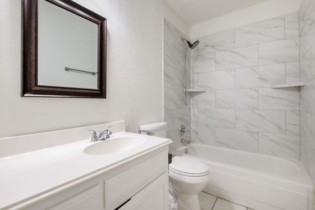 4009 Pueblo Trail, Lake Worth, TX 76135