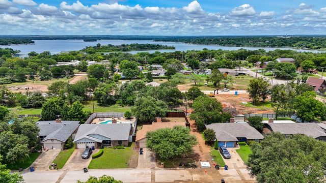 4009 Pueblo Trail, Lake Worth, TX 76135