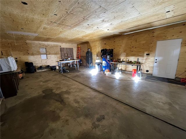 12 Harshman Street, Brookville, OH 45309