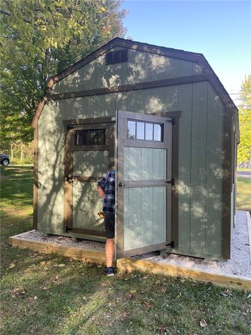 12 Harshman Street, Brookville, OH 45309