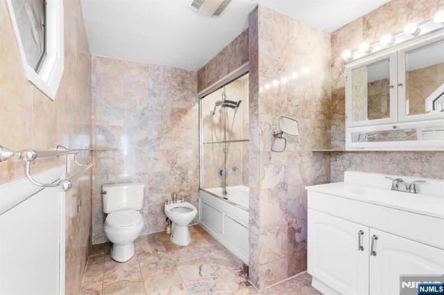 766 7th Avenue, River Edge, NJ 07661