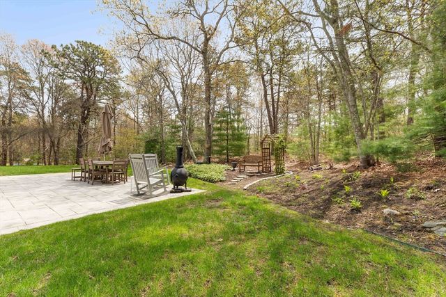 64 Early Red Cir, Plymouth, MA 02360
