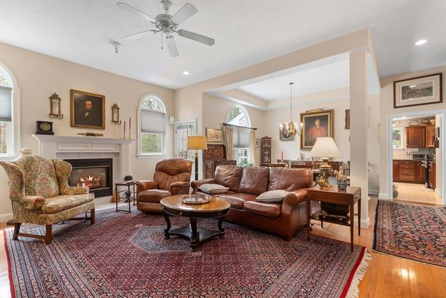 64 Early Red Cir, Plymouth, MA 02360