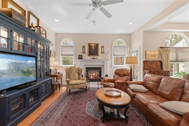 64 Early Red Cir, Plymouth, MA 02360