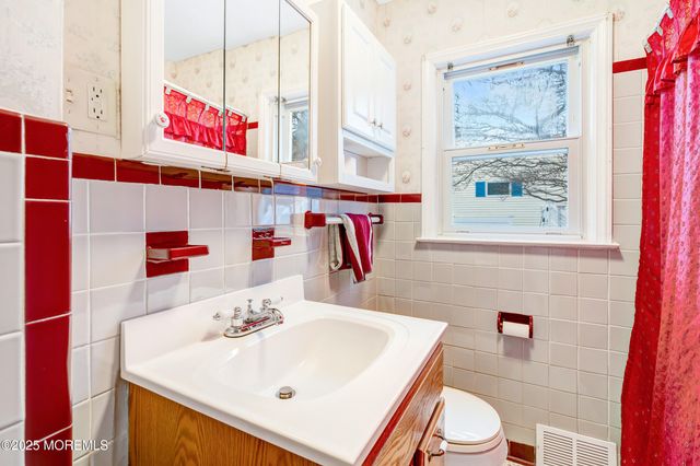 1315 Chestnut Avenue, Ocean Twp, NJ 07712