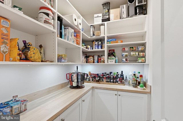 1555 MEADOWLARK GLEN RD, Dumfries, VA 22026