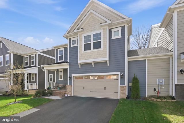 1555 MEADOWLARK GLEN RD, Dumfries, VA 22026