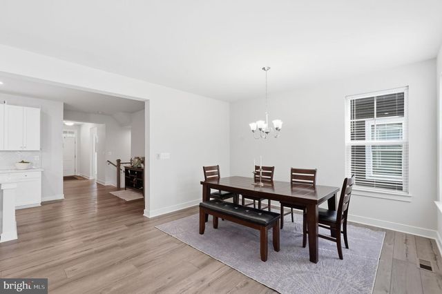 1555 MEADOWLARK GLEN RD, Dumfries, VA 22026