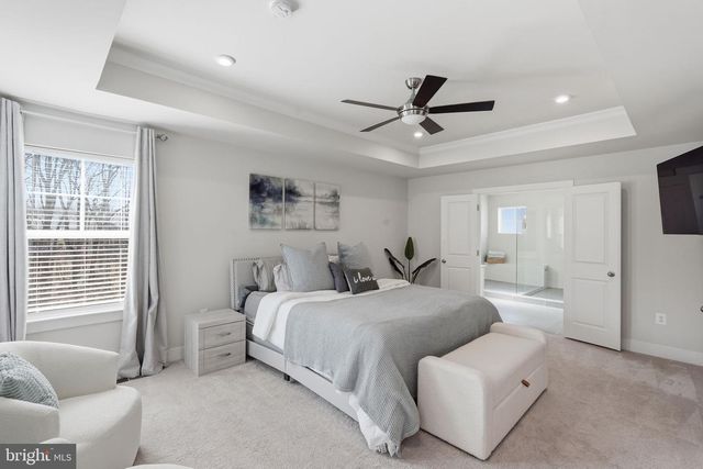 1555 MEADOWLARK GLEN RD, Dumfries, VA 22026