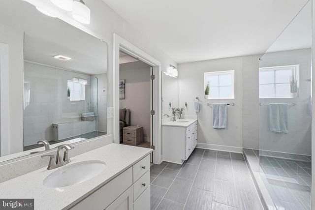 1555 MEADOWLARK GLEN RD, Dumfries, VA 22026