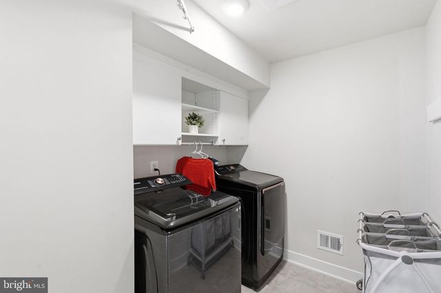 1555 MEADOWLARK GLEN RD, Dumfries, VA 22026