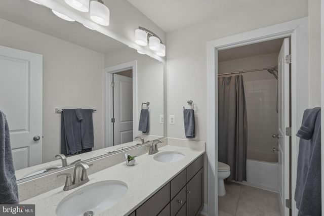 1555 MEADOWLARK GLEN RD, Dumfries, VA 22026