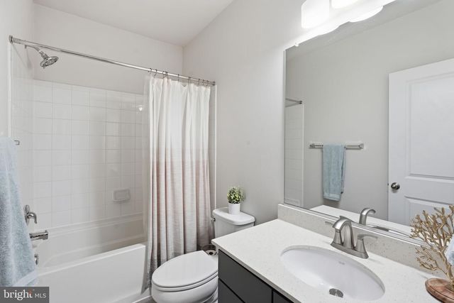 1555 MEADOWLARK GLEN RD, Dumfries, VA 22026