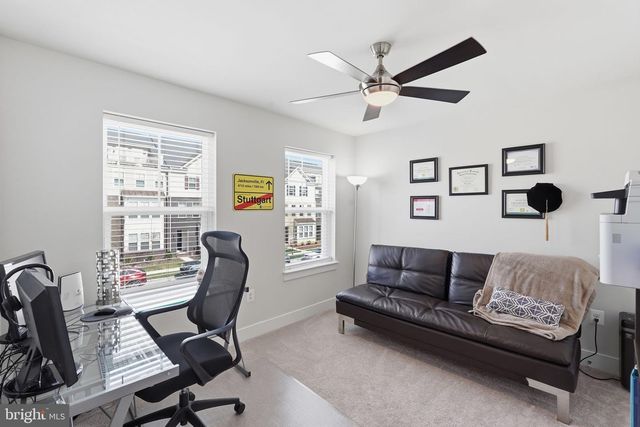 1555 MEADOWLARK GLEN RD, Dumfries, VA 22026