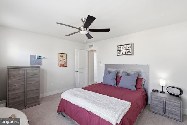 1555 MEADOWLARK GLEN RD, Dumfries, VA 22026