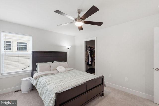 1555 MEADOWLARK GLEN RD, Dumfries, VA 22026