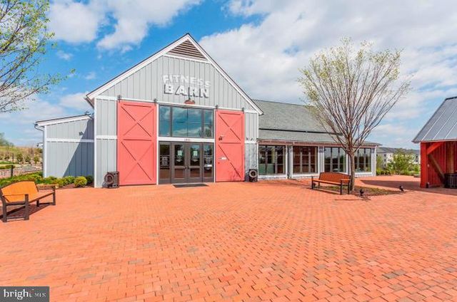 1555 MEADOWLARK GLEN RD, Dumfries, VA 22026