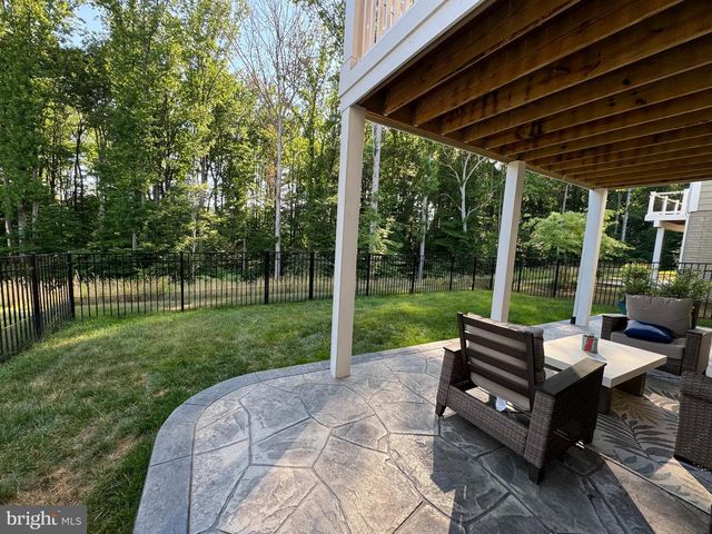 1555 MEADOWLARK GLEN RD, Dumfries, VA 22026