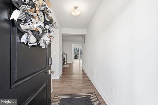 1555 MEADOWLARK GLEN RD, Dumfries, VA 22026