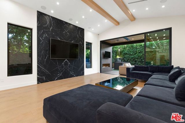 4803 Lemona Avenue, Sherman Oaks, CA 91403