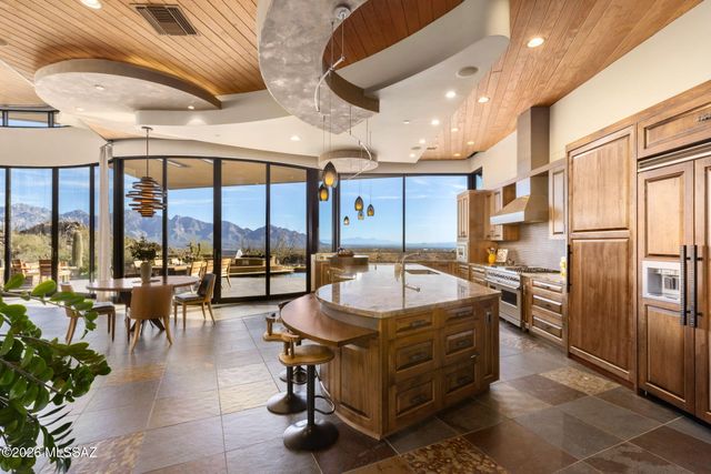 1277 W Tortolita Mountain Circle, Oro Valley, AZ 85755