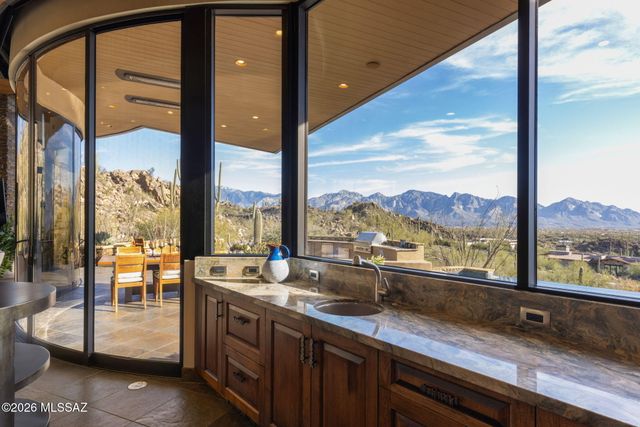 1277 W Tortolita Mountain Circle, Oro Valley, AZ 85755